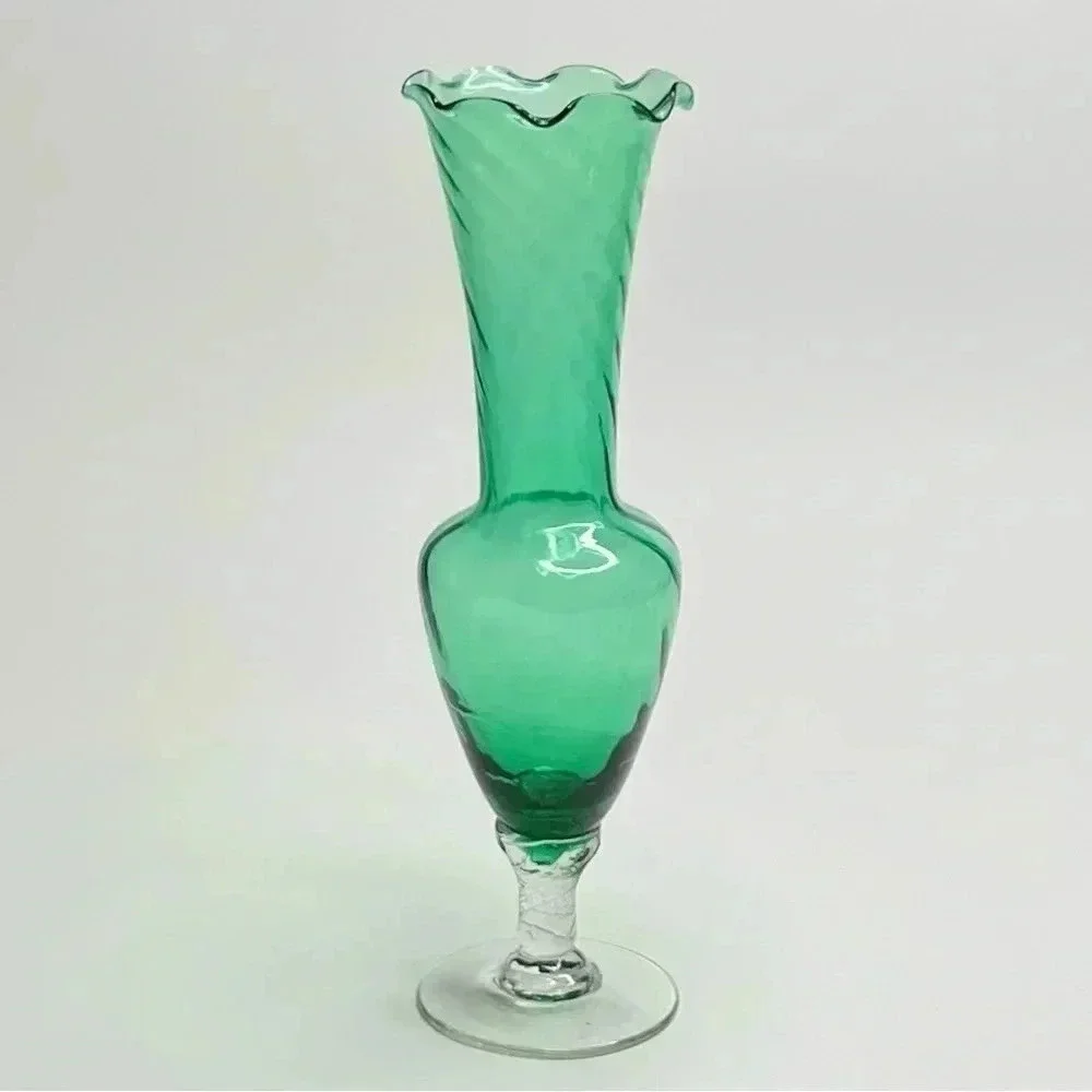 Vintage Art Deco Handblown Glass Green Twisted Scalloped Bud Vase 7.75